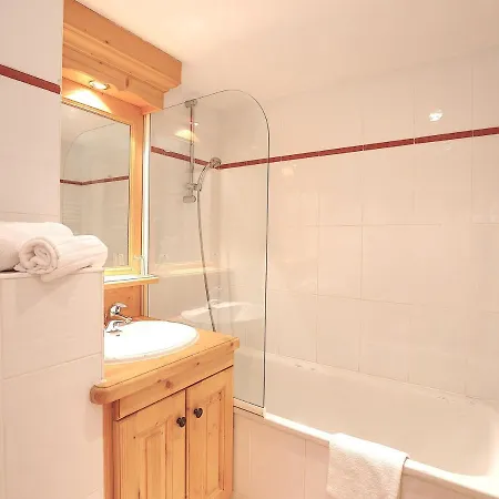 à Avec Parking Et Wifi, Pieds Des Pistes, 6 Pers. - Fr-1-575-158 Appartement *